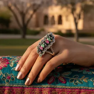 Bague statement en argent 925 pour femmes, bijoux fins avec motif géométrique, pierre principale en grenat taillée, matériau en platine - Product Image 2