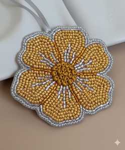 Cuentas de Ágata Musgosa Talladas a Mano - Dijes de 14mm para Collares y Pulseras - Gema Tallada con Diseño de Flor de Ciruelo - Product Image 3