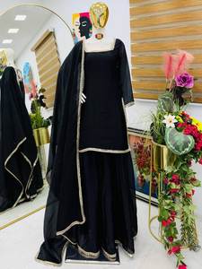 Trajes de Fiesta Indios, Top y Palazzo de Seda Fendy con Trabajo de Espejo y Encaje Real, con Dupatta de Seda Fendy con Encaje y Trabajo de Espejo - Product Image 6