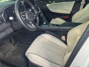 ¡Nueva llegada con descuento! Auto Usado 2025 G70 3.3T Sport Adv4nced RWD 3.3L V-6, Transmisión Automática de 6 Velocidades, Asientos de Cuero, Sedán - Product Image 3