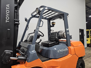 Chariot élévateur à palettes d'occasion 7FGU45, moteur diesel, capacité 2 tonnes, longueur fourche 1220 mm, largeur fourche 125 mm, terrain accidenté, garantie 2 ans - Product Image 4