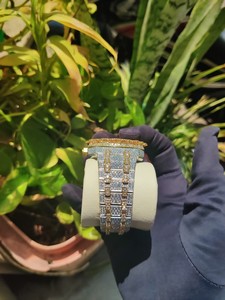 Reloj mecánico de marca superior VVS incoloro Moissanite para mujer, movimiento de cuarzo de muñeca helado personalizado, estilo de negocios antiguo, venta al por mayor - Product Image 5