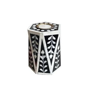 Brûleur d'encens et bougeoir à incrustation d'os de forme carrée faits à la main pour la décoration de la maison avec style lanterne élégant - Product Image 3
