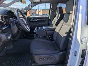 BEST DEAL 2025 Sie rra 1500 <b>Elevation</b> Four Wheel Drive Double Cab IN Good Condition - Product Image 5