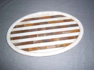 Plateau de service en bois écologique avec incrustations, taille personnalisée disponible, fabriqué à la main en Inde - Product Image 5