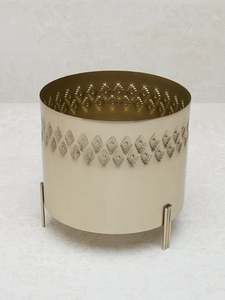 กระถางต้นไม้โลหะลายนูนสีทองสำหรับใช้ในสวนบ้านหรือร้านอาหาร - Product Image 6
