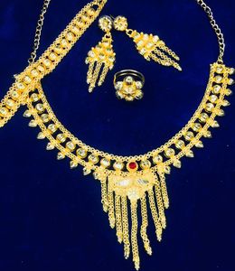Ensemble de bijoux de mode vintage 2024 d'inspiration italienne, collier en cuivre plaqué or 24 carats directement des États-Unis et de la France pour l'Allemagne et la Turquie - Product Image 1