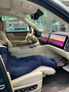 2024 Aito M9 SUV eléctrico de alto rendimiento Interior oscuro Caja de cambios automática Tracción delantera Híbrido Hecho en China - Product Image 5