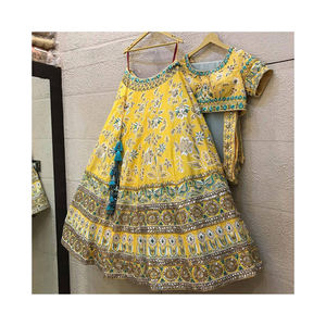 Lehenga choli ชุดงานแต่งงานผ้าซาตินมาเลย์ผ้าซาตินพร้อม zari และงานปักสำหรับผู้ซื้อจำนวนมาก - Product Image 1