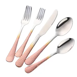 Ensemble de couverts martelés en acier inoxydable de qualité supérieure avec manche coloré, parfait pour une salle à manger élégante et des ustensiles de cuisine - Product Image 1