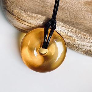 Colgante de Ámbar Báltico en Forma de Donut, Collar de Ámbar Natural Color Té, Colgante de Ámbar Dorado Transparente; Joyería Clásica, Regalo Encantador - Product Image 2