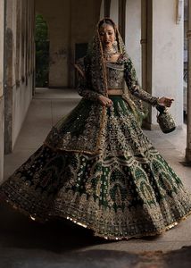 Lo último en bordado en blusa de novia verde botella y vestido lehenga con cuentas de cristal adornadas, trabajo dabka para boda @ 2024 - Product Image 2