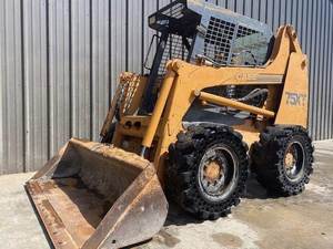 Cargadora Compacta Case 75XT de 2001: Potente Máquina de Tamaño Mediano con Rendimiento Comprobado en Sitios de Trabajo - Product Image 3