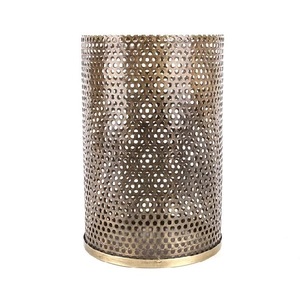 Juego Vintage de 3 Portavelas de Metal con Acabado Dorado, Perfecto para Decoración Elegante del Hogar y Decoración de Eventos - Product Image 4