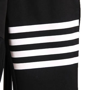 Ensemble d'hiver personnalisé pour hommes Veste à capuche en polyester et coton de qualité réfléchissante Pantalon de survêtement Options de taille disponibles Conception imprimée - Product Image 6