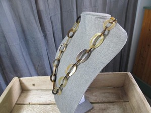 Collar de Cuerno de Búfalo Estilo Tribal, Accesorio Étnico Hecho a Mano - Product Image 3