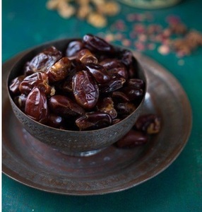 Bol à dattes rond en métal traditionnel parfait pour un usage quotidien ainsi que pour les festivals et les réunions de famille - Product Image 2