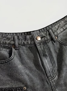 Shorts en jean pour homme, motif patchwork, taille mi-haute, fermeture boutonnée, entrejambe de 5 pouces, style urbain, tissu en coton respirant et coupe-vent - Product Image 4
