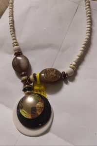 Collar de resina de moda hermoso y pulido de alta calidad hecho a mano de lujo personalizado para mujeres de la India. - Product Image 6