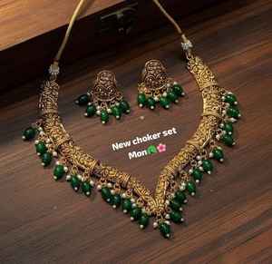 Ensemble de collier Kundan plaqué or traditionnel de haute qualité, perles vertes, design floral, bijoux ethniques indiens pour mariage, boucles d'oreilles - Product Image 1