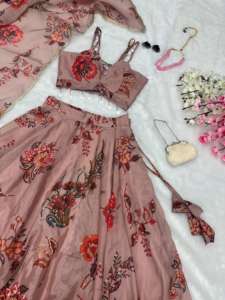 Designer de haute qualité travail imprimé lourd Lehenga Choli indien et pakistanais vêtements de fête ethniques pour les femmes battre la qualité - Product Image 5