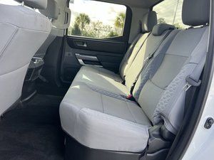 Toyota Tundra SR5 Twin Turbo 4WD d'occasion propre 2024 - Product Image 6