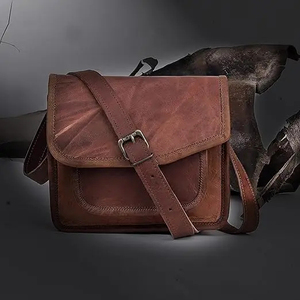 Sac bandoulière vintage en cuir véritable avec fermeture à boucle, sangle simple, couleur marron, pour usage quotidien - Product Image 1