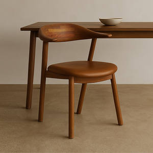 Sillón Japandi de teca sólida con cuero de PU, diseño minimalista escandinavo japonés - Product Image 1