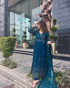 Vestido de trabajo de secuencia de bordado pesado con apariencia de fiesta de diseñador de nueva moda personalizado y parte inferior con conjunto Dupatta para mujer - Product Image 3