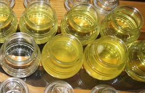 VENTA ENTERA Y DETALLADOR ACEITE DE COCO CRUDO DE ALTA CALIDAD DE VIETNAM // Sra. Beatrix - Product Image 5