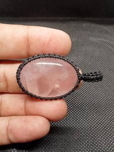 Colgante de Piedra Preciosa de Cuarzo Rosa Natural Pulido a Mano, Colgante de Hilo de Macramé con Cabujones de Joyería de Moda - Product Image 3