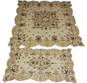 Dernier modèle de couverture de table brodée de perles en filet doré fait à la main Nappe carrée pour centre à manger pour mariages - Product Image 6