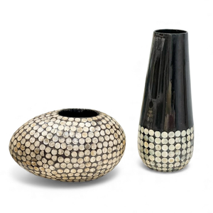 Ensemble de vases décoratifs en nacre, faits à la main, élégants, incrustations de coquillages, motif assorti pour le salon, en provenance du Vietnam - Product Image 1