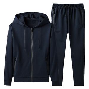 Survêtement de sport personnalisé de haute qualité Ensemble de sweat à capuche de jogging d'été Veste et pantalon pour les sports d'équipe Nouveau et élégant - Product Image 5