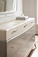 Trouvez votre rythme : Commode classique élégante pour rangement à prix de liquidation exclusifs
