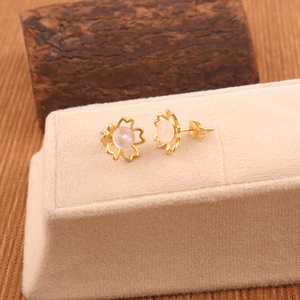 Joyería elegante de moda para mujer, cabujón natural, diseño de flor de cuarzo rosa, pendientes de tuerca chapados en oro, pendientes de tuerca informales - Product Image 4