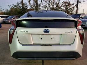 Toyota Prius Four FWD 2017 d'occasion, conduite à gauche/droite - Product Image 5