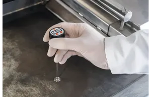 เครื่องวัดอุณหภูมิพื้นผิวขนาดเล็กแบบดิจิตอลขนาดกะทัดรัดสำหรับการวัดพื้นผิวที่แม่นยำและอ่านได้อย่างรวดเร็ว - Product Image 3