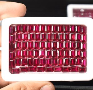 Piedra preciosa de rubí creada en laboratorio, Octágono de corte esmeralda calibrado para la fabricación de joyas, piedras preciosas facetadas sueltas - Product Image 3