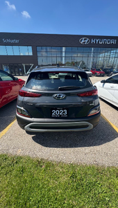 Hyundai Kona 2023 d'occasion en excellent état, avec toit ouvrant et sièges en cuir, à vendre - Product Image 3