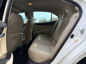 Toyota Camry LE 2018 d'occasion propre - Product Image 5