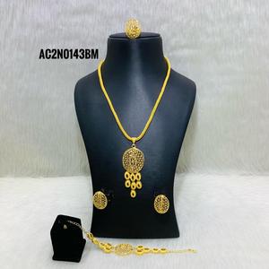 Conjunto de collares de joyería de moda chapado en oro - Product Image 1