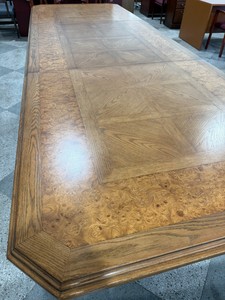 Mesa de Conferencia para 12 Personas con Acabado en Madera de Roble - Product Image 4