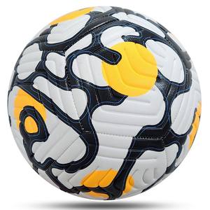 Ballon de football souple en PU de haute qualité, personnalisé, nouveau design, en PVC et PU, taille 5, professionnel pour l'entraînement en Match - Product Image 2