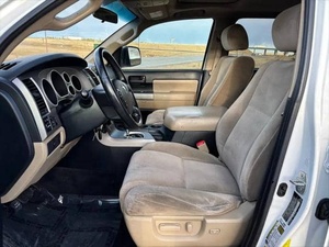 Usado 2012 Toyota Seqquoia SR5 - Product Image 2