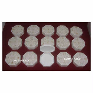 Marbre blanc de forme octogonale fait à la main avec incrustation de nacre blanche sur blanc boîtes à cadeaux de stockage de bijoux - Product Image 1