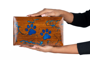 Urne funéraire pour animaux de compagnie en palissandre faite à la main Empreintes de pattes de chat blanc Incrustations époxy Urnes funéraires pour animaux de compagnie et humains - Product Image 3