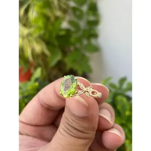 Anillo de Oro de 14k con Peridoto y Diamantes, Joyería Elegante para Mujer - Product Image 2