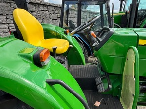 Tractores agrícolas Johhn Deere 5055E con bomba de engranajes de motor central y componentes de rodamiento Tipo de tractor de rueda - Product Image 3