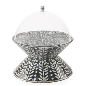 Support à gâteau en bois avec finition nacre et couvercle en dôme, décoratif pour hôtel, restaurant, mariage, plateau à gâteau - Product Image 1